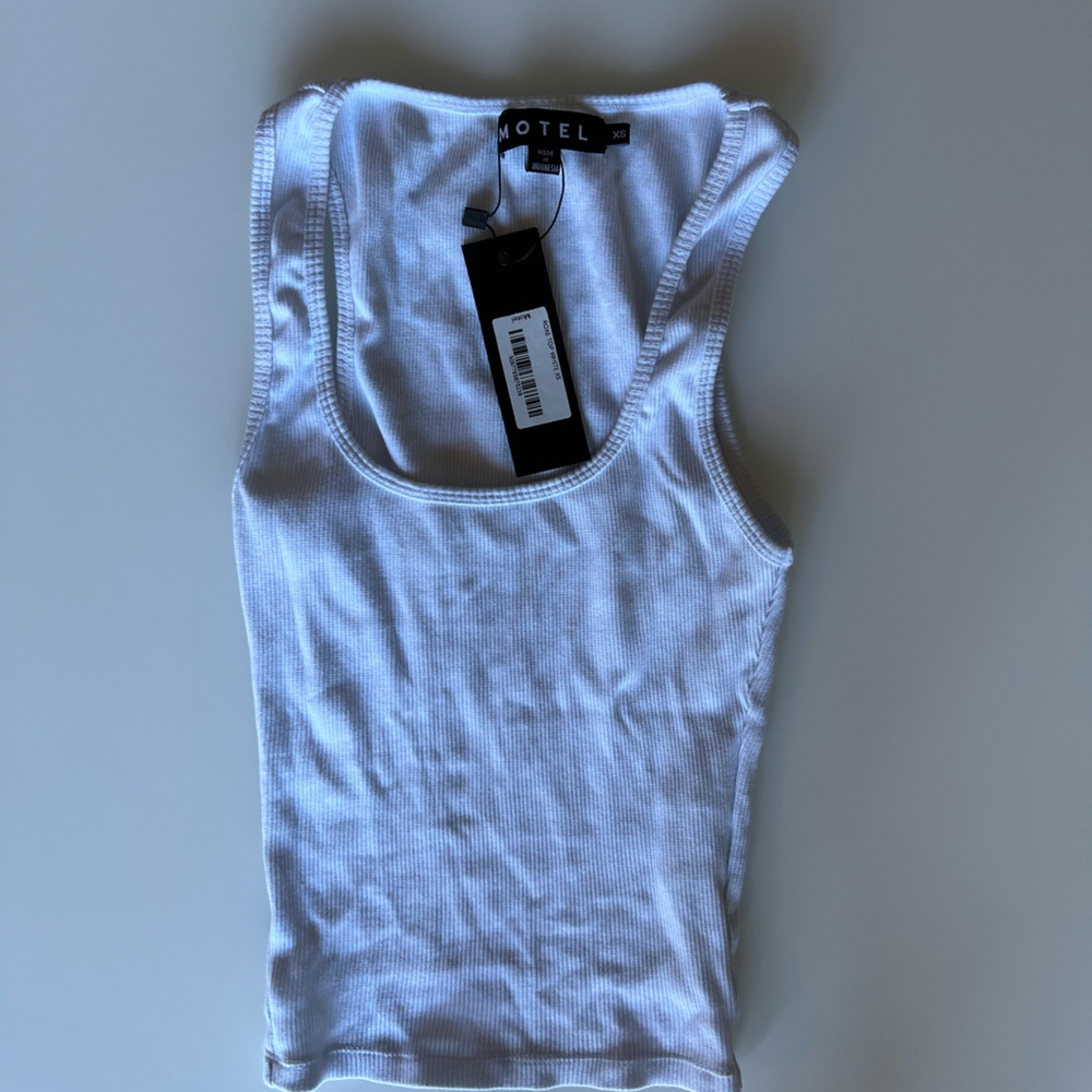 Motel rocks white cropped tank